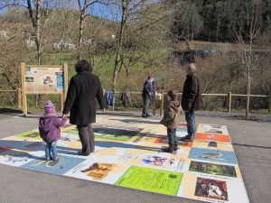 Before or after your visit, located 30 meters from the museum, you can play a game of Snakes and ladders.