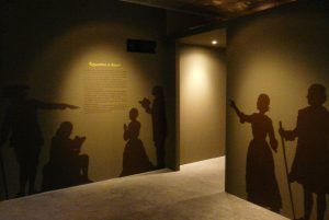 Huguenot refuge: Shadows and silhouettes of a people who had to hide and exile